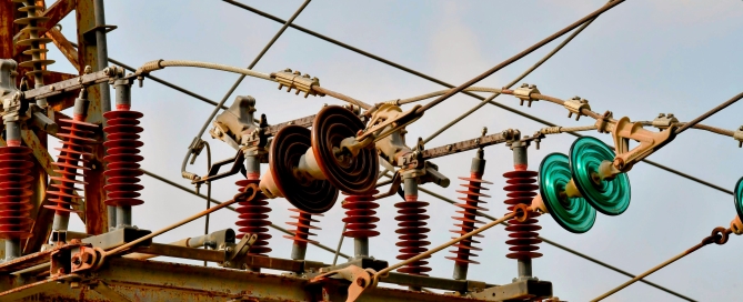 تفاوت کابل فشار قوی و ضعیف + ویژگی ها و کاربردها